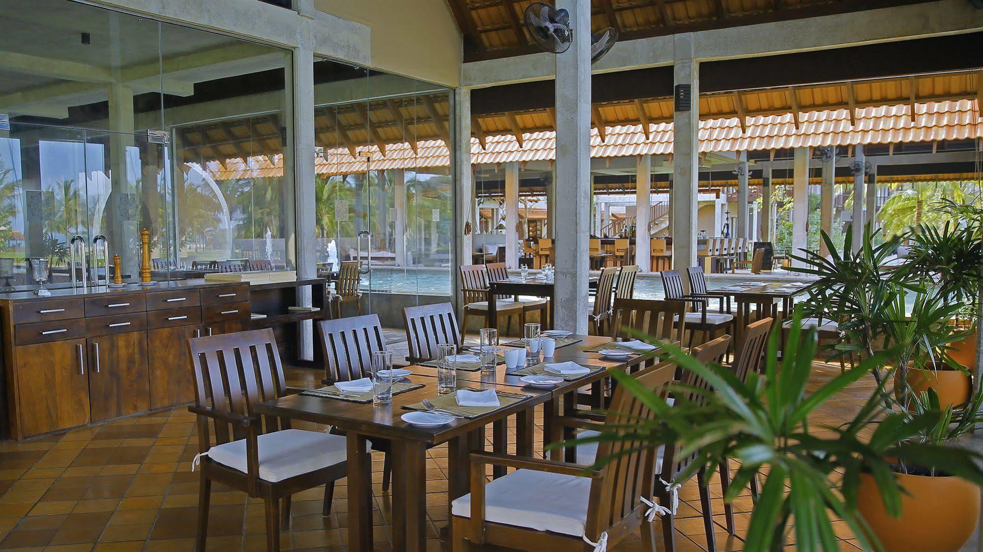 Uga Bay - Pasikuda Hotel Passikudah Екстериор снимка